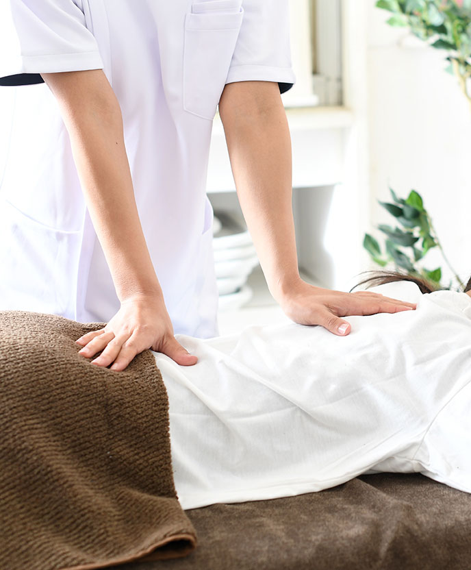 てもみコンシェルはピンクの看板が目印